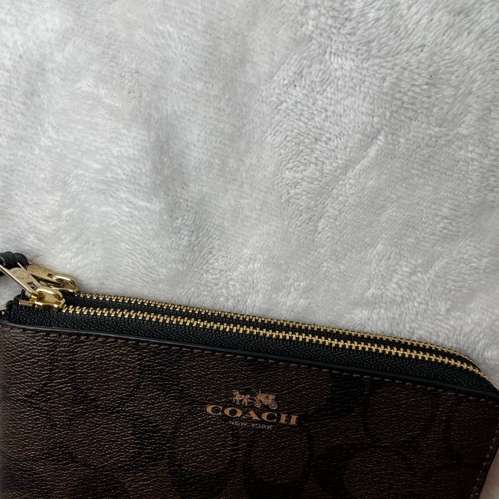 Coach Wallet - Picture 4 of 5